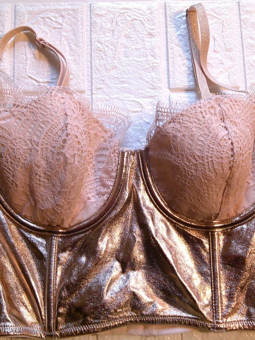 NEW Victoria's Secret Rose Gold Shine/Scalloped Eyelash Lace Corset Bra Top 36B